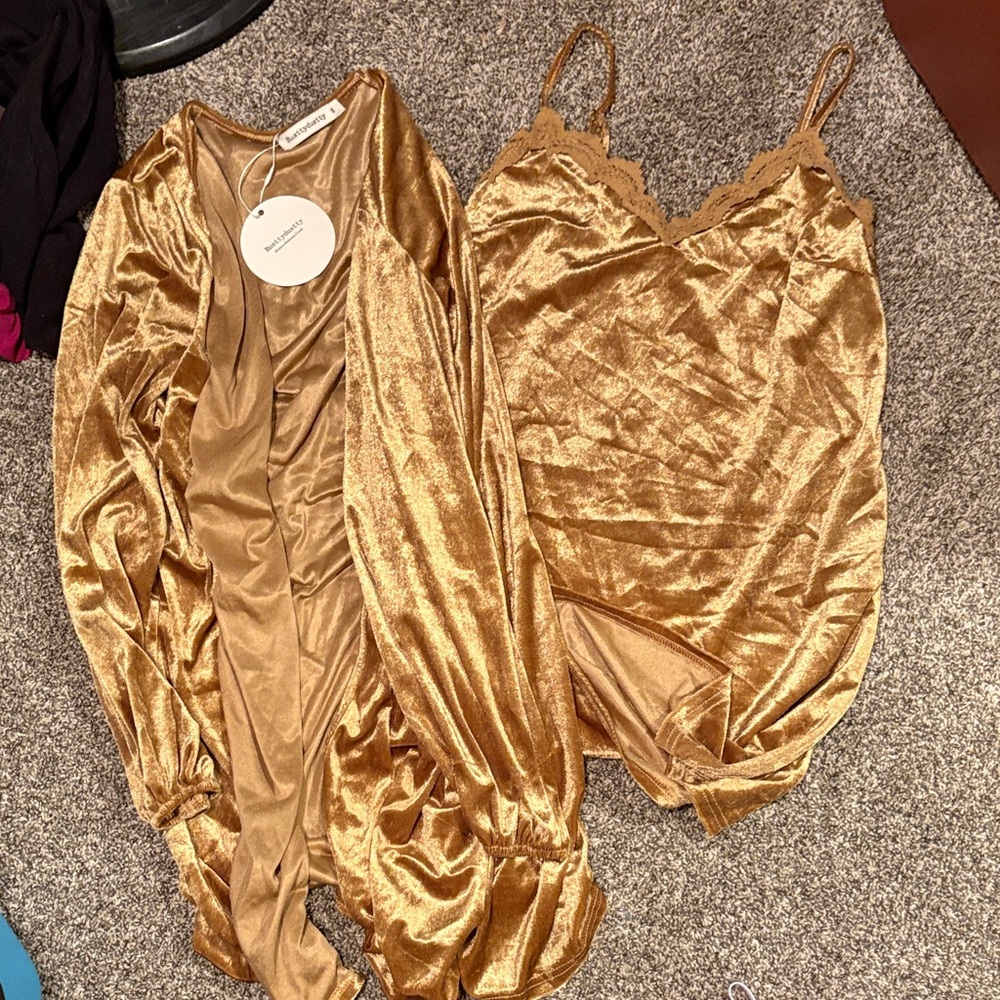 Gold Velvet Women's Set